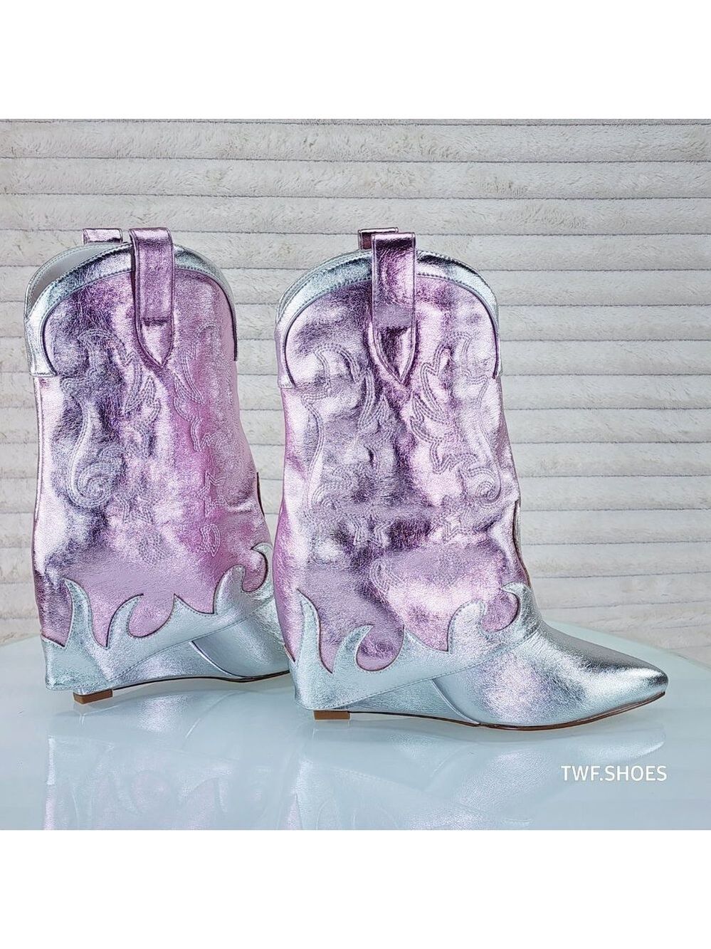 Show Off By Azalea Wang Silver Metallic Fold Over Western Wedge Ankle Boots - Picture 1 of 10